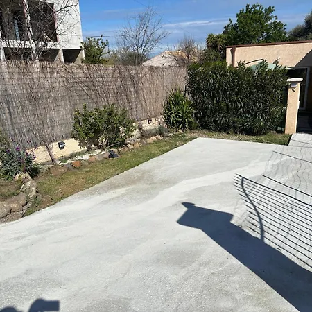 Equipe A La Nuitee Ou Plus,proche Aeroport Bastia