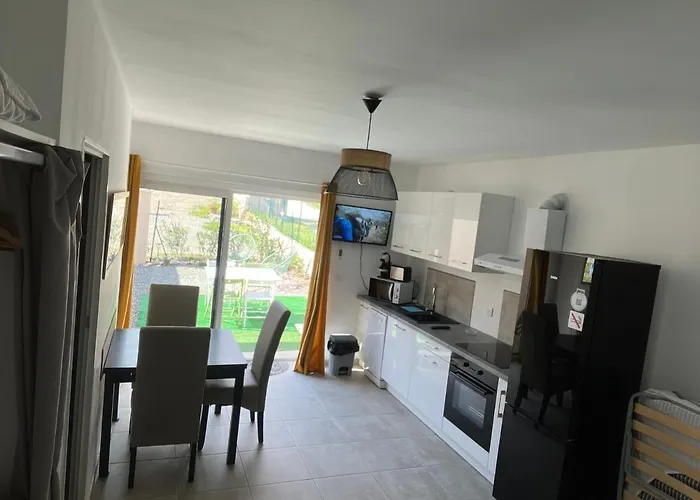 בית נופש Equipe A La Nuitee Ou Plus,proche Aeroport Bastia *